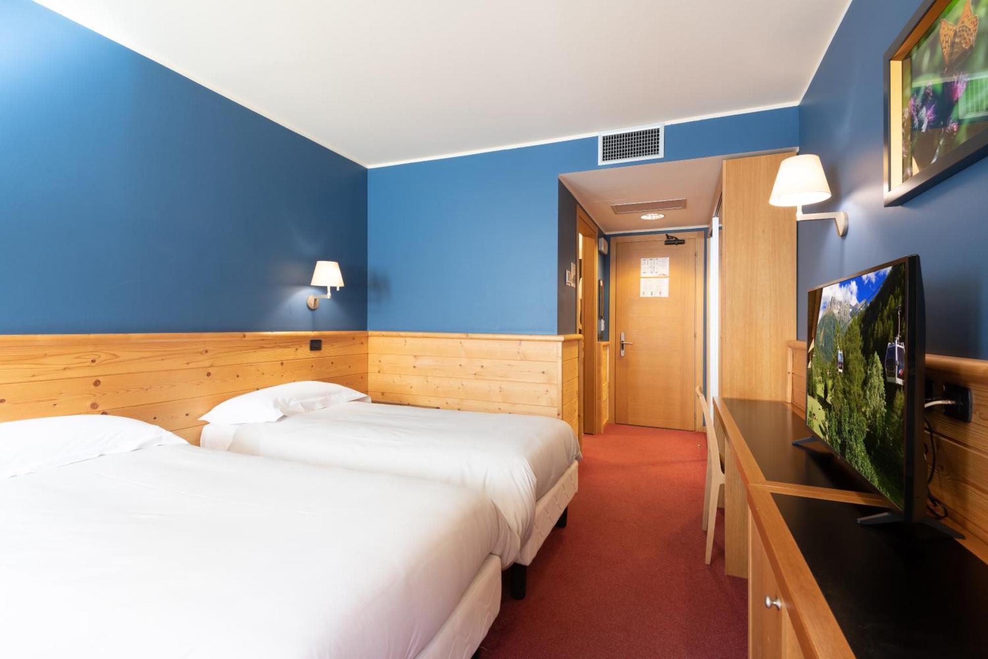Hotel Garni Pegra ปอนเตดีเลโญ ภายนอก รูปภาพ