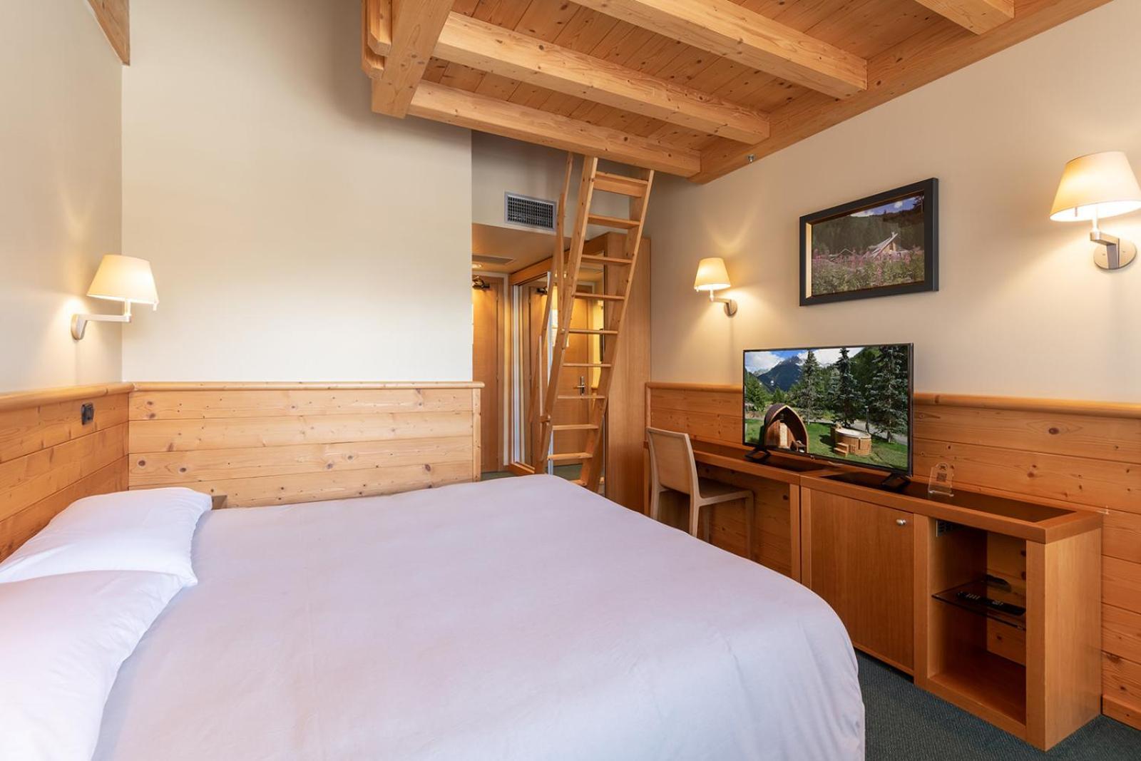 Hotel Garni Pegra ปอนเตดีเลโญ ภายนอก รูปภาพ