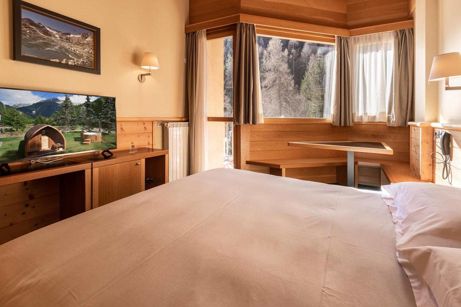 Hotel Garni Pegra ปอนเตดีเลโญ ภายนอก รูปภาพ